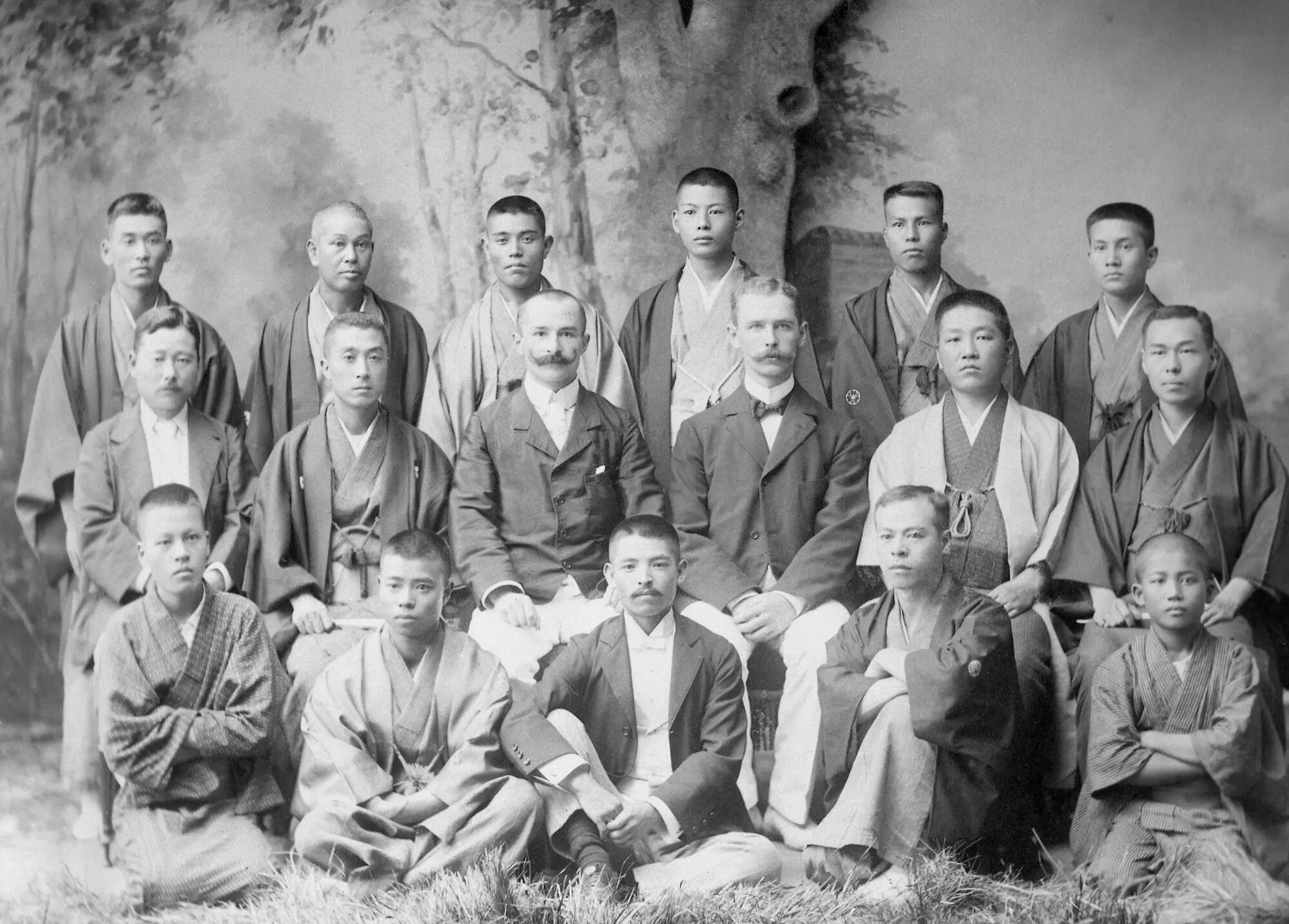 Employees of the sales office in Kobe, Japan