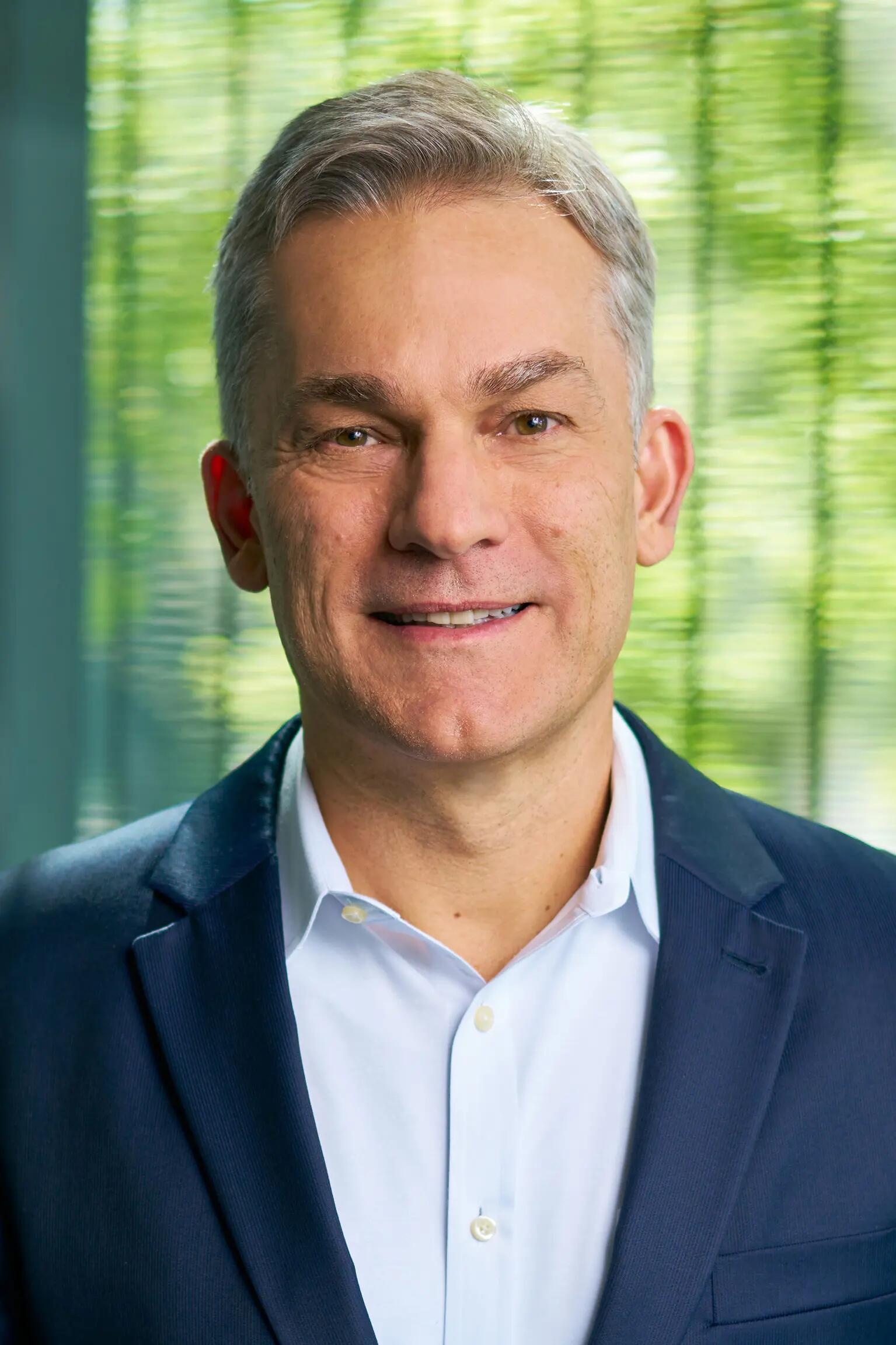 Santos_Portrait.jpg